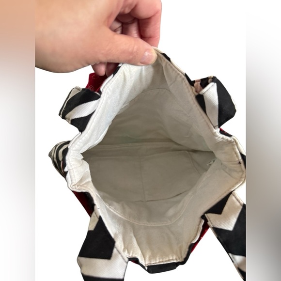 WISCONSIN BADGERS Handmade Chevron Red, White, & Black Canvas Bag Hand Crafted - Picture 6 of 9